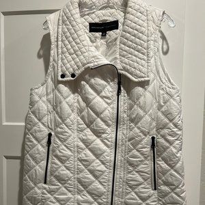 MARC JACOBS, MARCNEWYORK, LONG WHITE VEST, ZIPS TO THE TOP SIZE L/XL